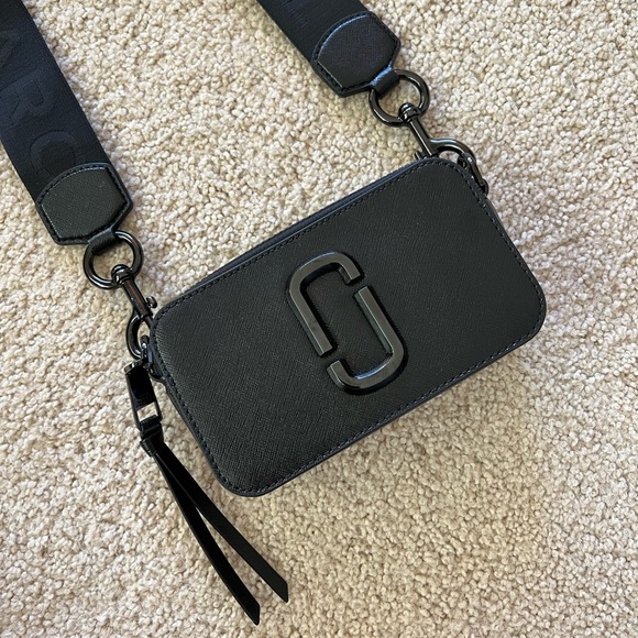 Marc Jacobs Handbags - MARC JACOBS Snapshot DTM Camera Crossbody